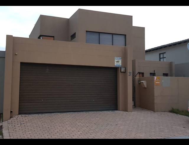 3 BEDROOM FREESTANDING TO LET IN PARKLANDS EAST